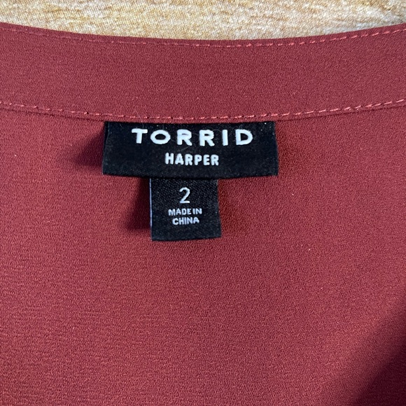 Torrid Harper Style Brick Red Roll Tab 3/4 Sleeve Pullover Blouse Plus Size 2X - Picture 4 of 6
